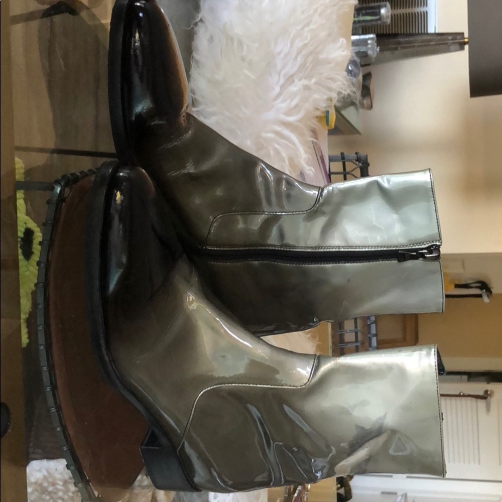 Prada size 7 1/2 patent leather short boots
